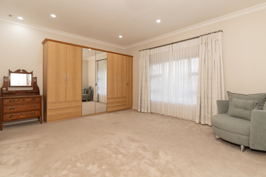 5 Bedroom Property for Sale in Greenways Golf Estate Western Cape
